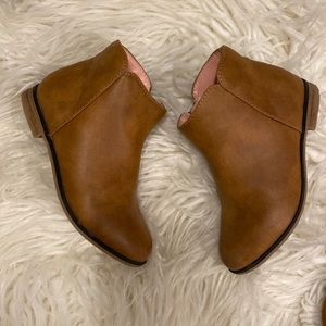 Girl ankle boots